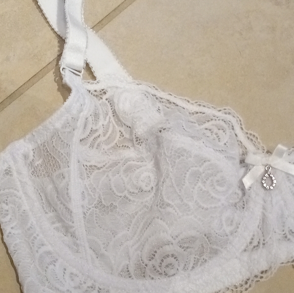 NWT Gorgeous White Lace Underwire Non Padded Diamond Bra Size 38D - Picture 3 of 7